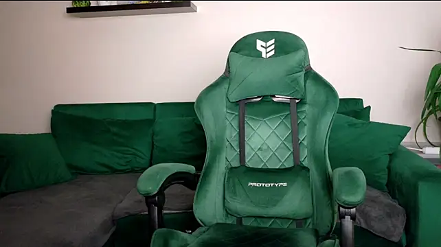 JoannaAndNeighbour live cam preview