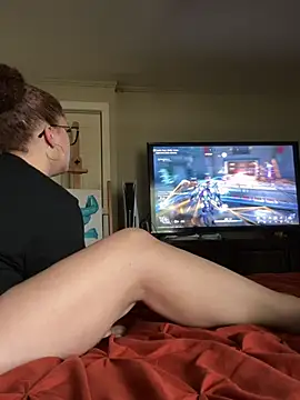 QueenNuttCollector live cam preview