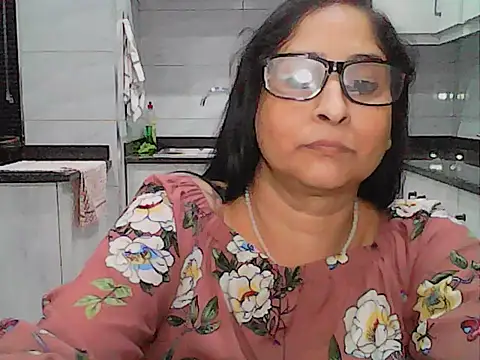 Indiankushy live cam on StripChat