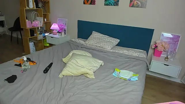 BritneyLix live cam preview