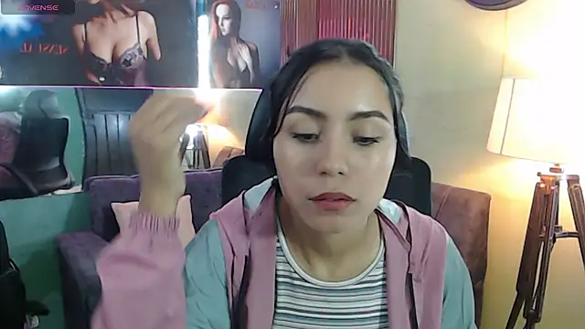 julieta_fn live cam preview