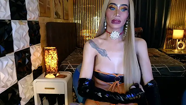MonstrousCockDiva