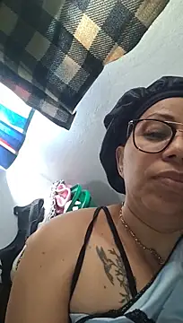 Ladymilf12 live cam preview