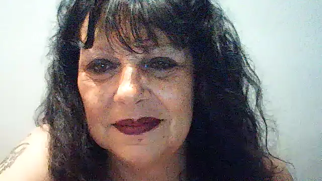 LadyCHARMS69 live cam preview