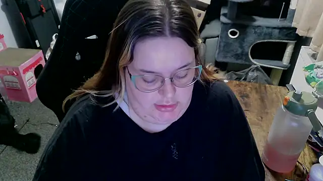 BBW-QUEENIE live cam preview
