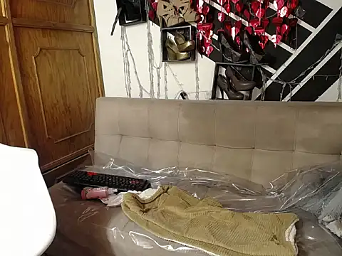 mia_dark_vc