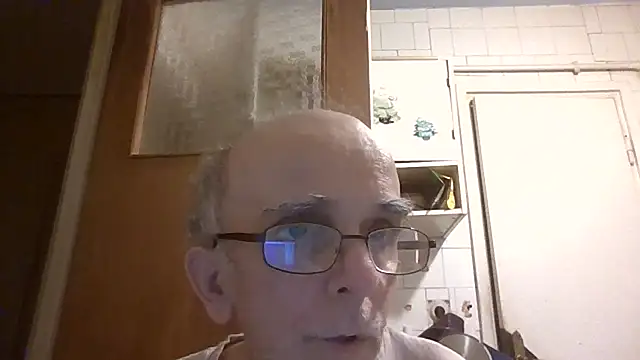 mariusica1@xh live cam on StripChat