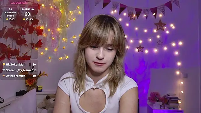 Tessa_Shy_