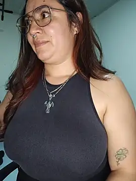 samm_curvy