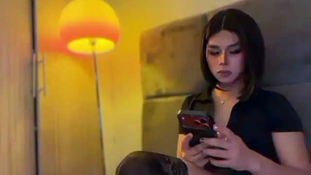 M1ss_Ophelia_ live cam on StripChat