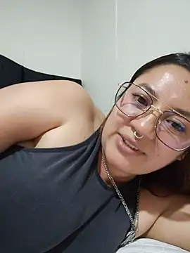 samm_curvy