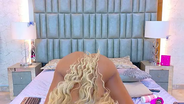TylaWest live cam preview