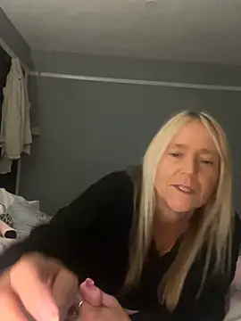 Blondnboujee53