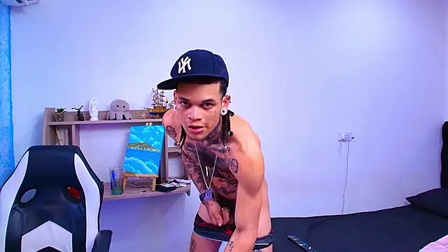 hot_man05 live cam on StripChat