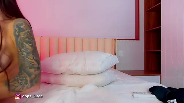 Meow_Kira webcam
