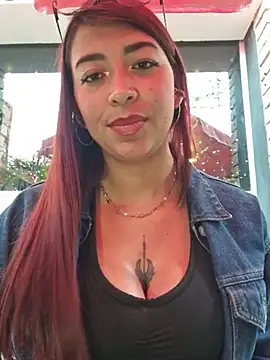 kari-h live cam on StripChat