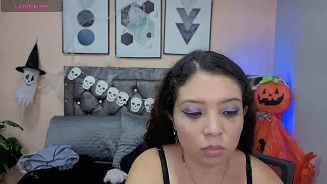 Yuno_Martins webcam stripchat model stream image