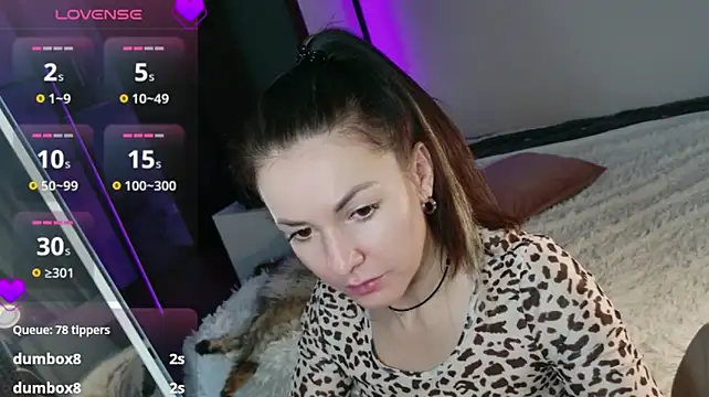 AmelinaCrystal live cam preview