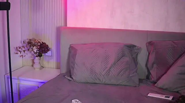 Live webcam show with CarlottaRusso - Interactive Lovense toys available