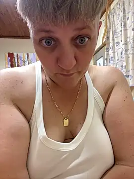 blueiceeyes live cam on StripChat