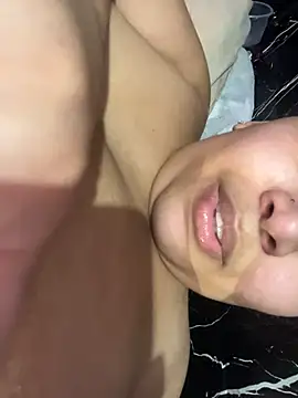 ViviCuzinhoGuloso live sex cam