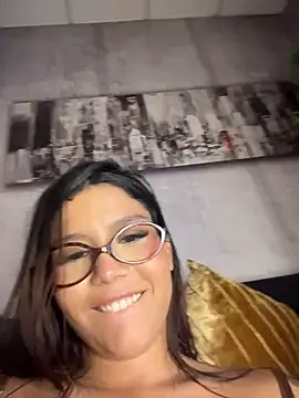 CherrySmirkXXX webcam