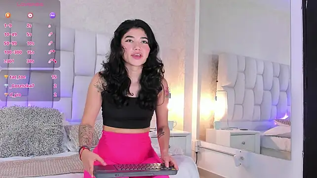 Raven_Blair_ live cam on StripChat