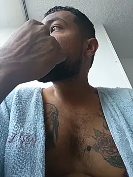 studioL-Philips live cam on StripChat