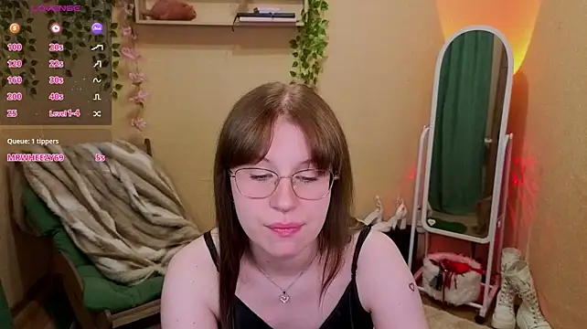 lovegaz_e live cam on StripChat