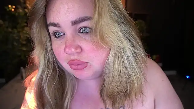 ZaraReignn webcam