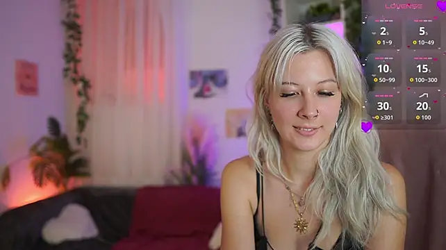 EmilySwann_ webcam