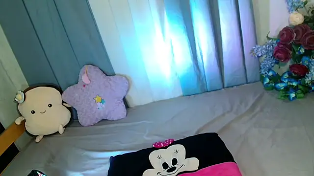 baby_kiraxx webcam