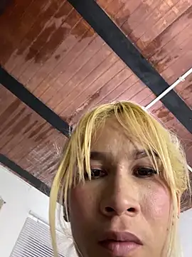 Astrid_Porno live sex cam
