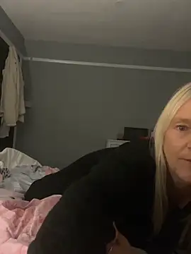 Blondnboujee53