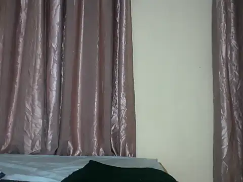 sexygirly2 webcam