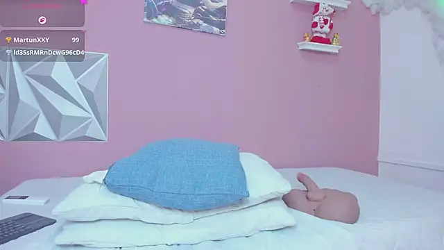 mia_gold_