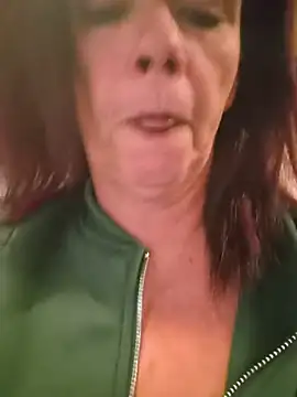 Busty-Belfast-Irish-Girl live cam preview