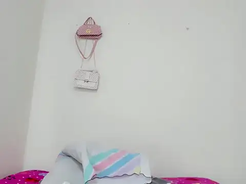 LunaMorettis live cam preview