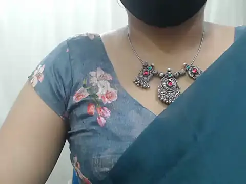 Lovely_Siri_23