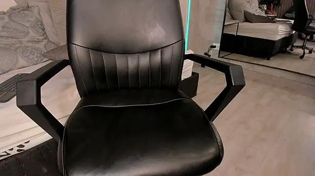 IsisJames_