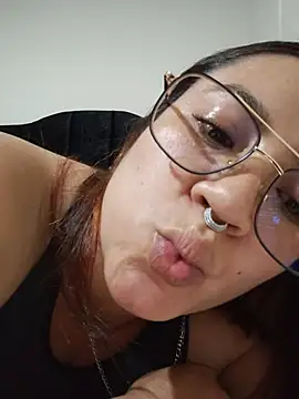 samm_curvy