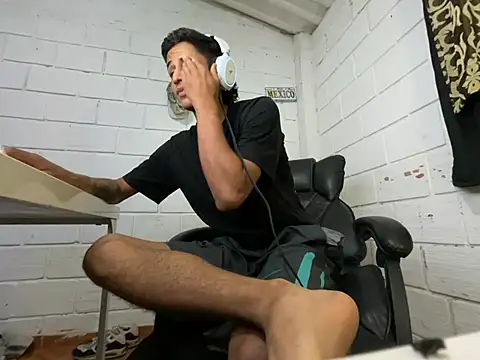 Max_TheHorseDick