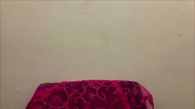 NgaMuszar live cam on StripChat