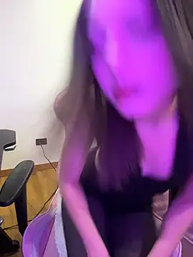 PrettyAmber live cam on StripChat