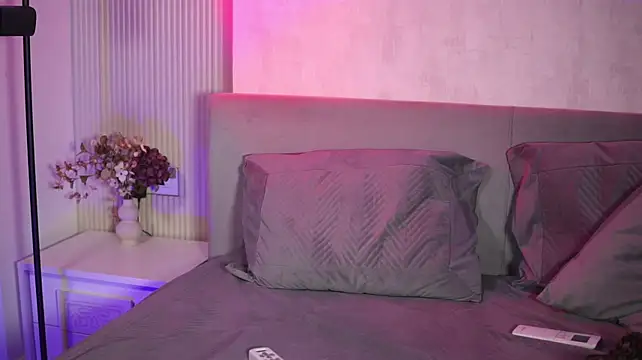 CarlottaRusso live cam on StripChat