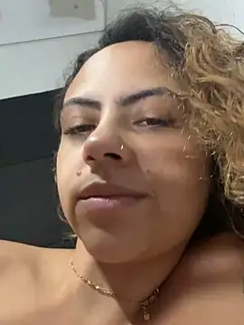 Chloe_Leaozinho webcam