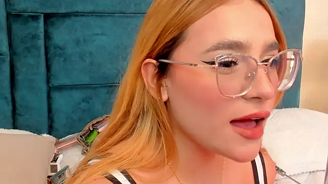 Amber_kiss_