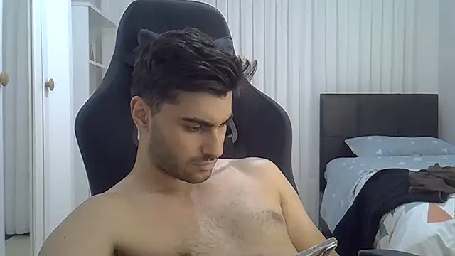ciceroable live cam on StripChat