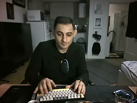 mihaimichael live cam on StripChat
