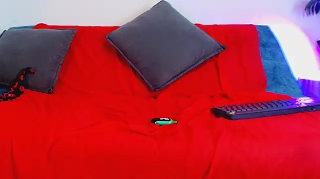 jade_brunnette